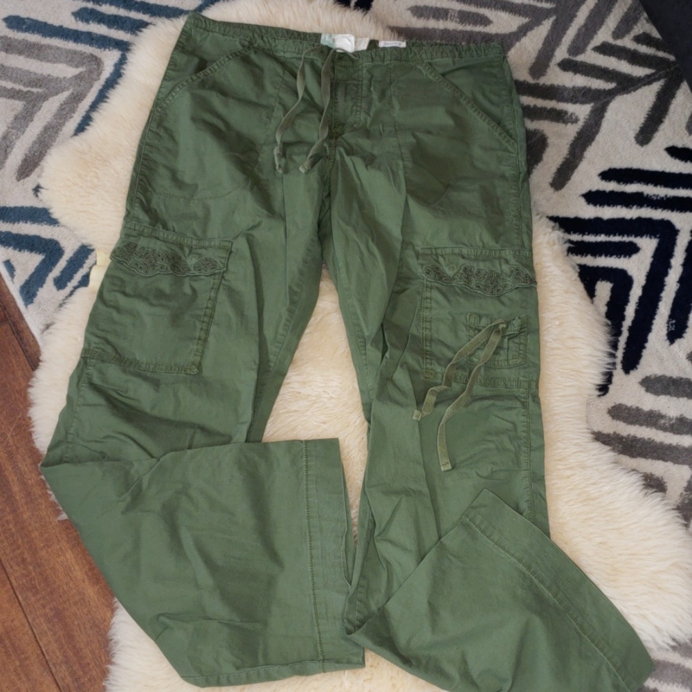 EUC Old Navy Green Cotton Stretch pants Size 8 Reg